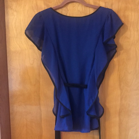 Beautiful Blue Ruffled Top - Picture 4 of 4